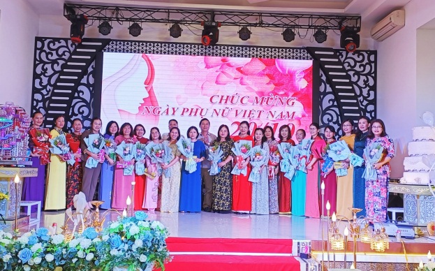 Toạ đàm gặp mặt nữ lãnh đạo và phụ nữ tiêu biểu trên địa bàn huyện nhân kỷ niệm 92 năm thành lập Hội LHPN Việt Nam