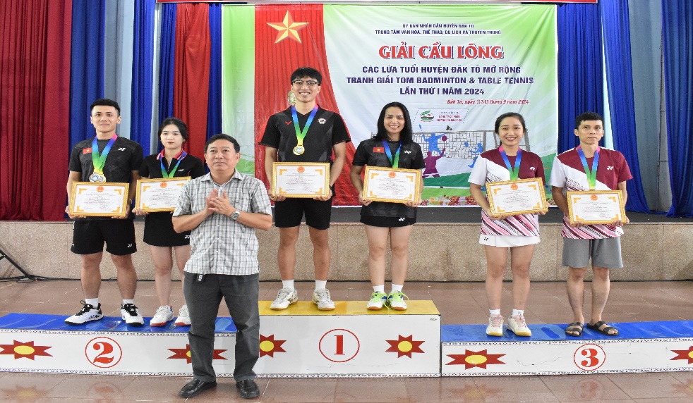 Bế mạc Giải Cầu lông các lứa tuổi huyện Đăk Tô mở rộng - Tranh giải Tom Badminton & Table tennis lần thứ I năm 2024