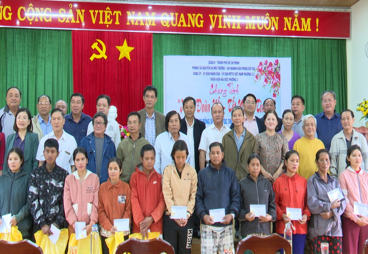 Uỷ ban Mặt trận Tổ quốc Việt Nam huyện Đăk Tô tổ chức Chương trình “ Xuân Đoàn Kết – Tết Nghĩa Tình”