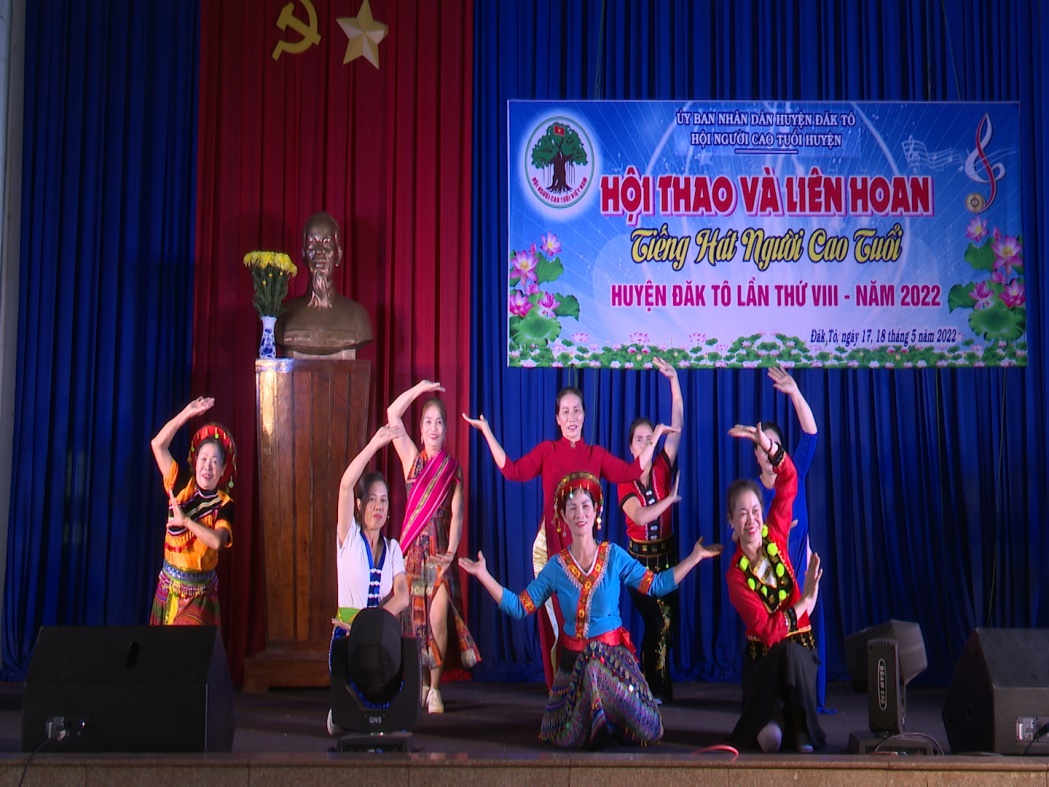 Hội thao - liên hoan tiếng hát người cao tuổi huyện đăk Tô năm 2022