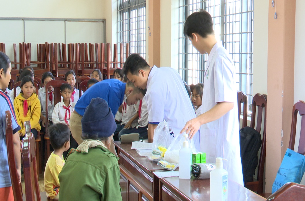 Ngày hội Thầy thuốc trẻ làm theo lời Bác tại xã Pô Kô huyện Đăk Tô