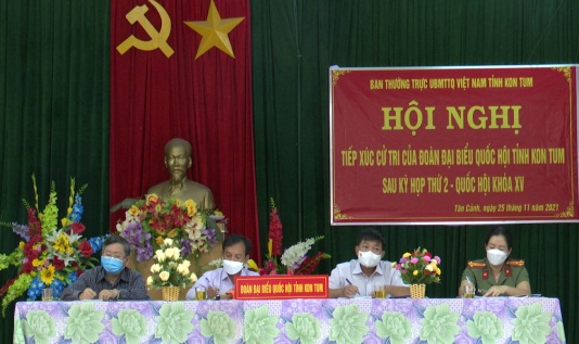 Đoàn đại biểu Quốc hội tỉnh tiếp xúc cử tri tại xã Tân Cảnh