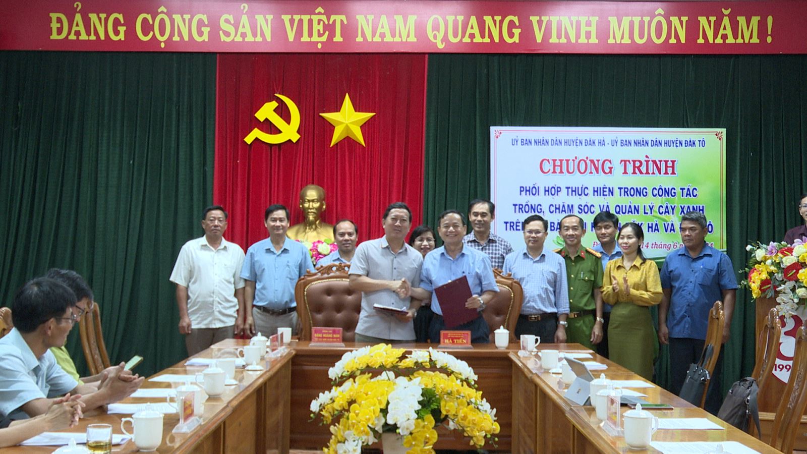 Chương trình phối hợp trong công tác quản lý bảo vệ rừng và quản lý lâm sản vùng giáp ranh giữa 02 huyện Đăk Hà và huyện Đăk Tô