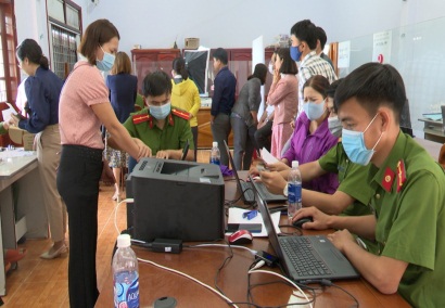 Triển khai cấp thẻ căn cước công dân gắn chip điện tử trên địa bàn huyện Đăk Tô